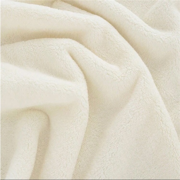 NEW BABY BEAR HOODED TOWEL - Picture 5 of 13